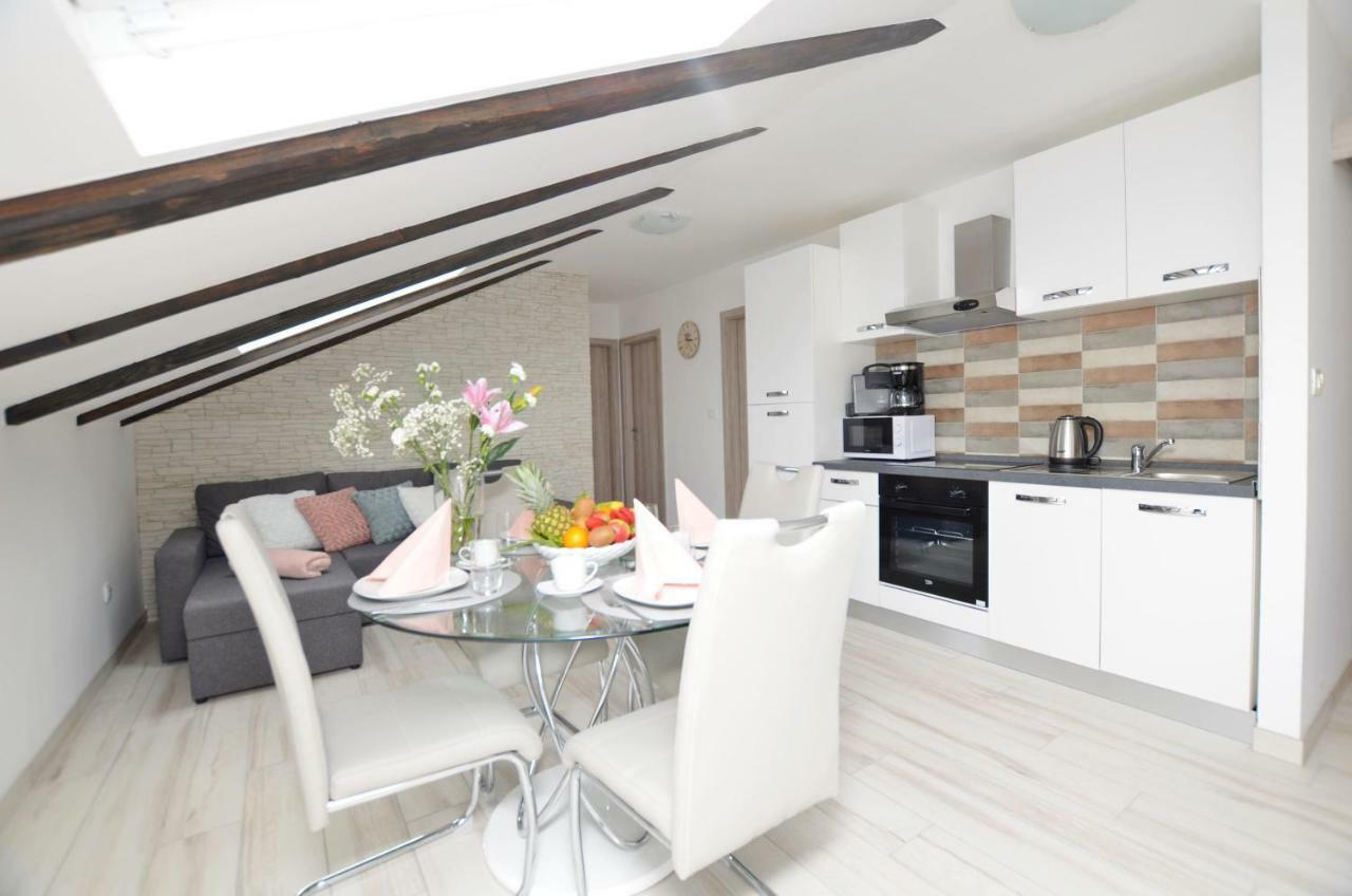 Apartments Viktoria Lovran Εξωτερικό φωτογραφία