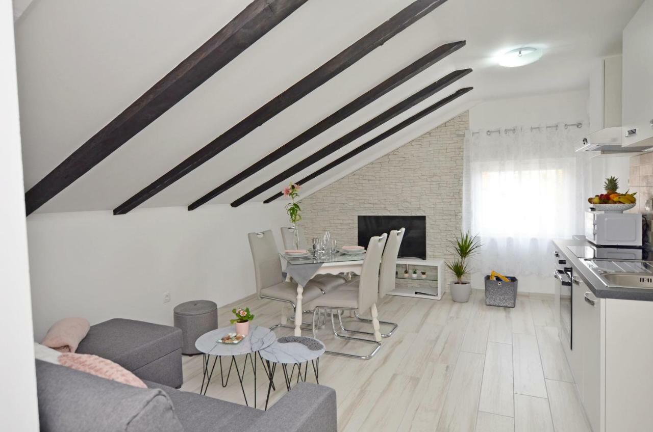 Apartments Viktoria Lovran Εξωτερικό φωτογραφία
